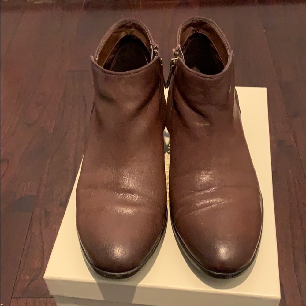 Dolce Vita brown booties sz 9.5
